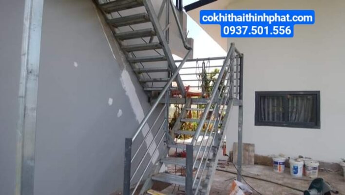 Cầu thang sắt là gì?.