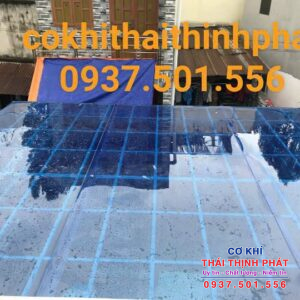 Thi công mái nhựa poly lấy sáng tại Quận 4