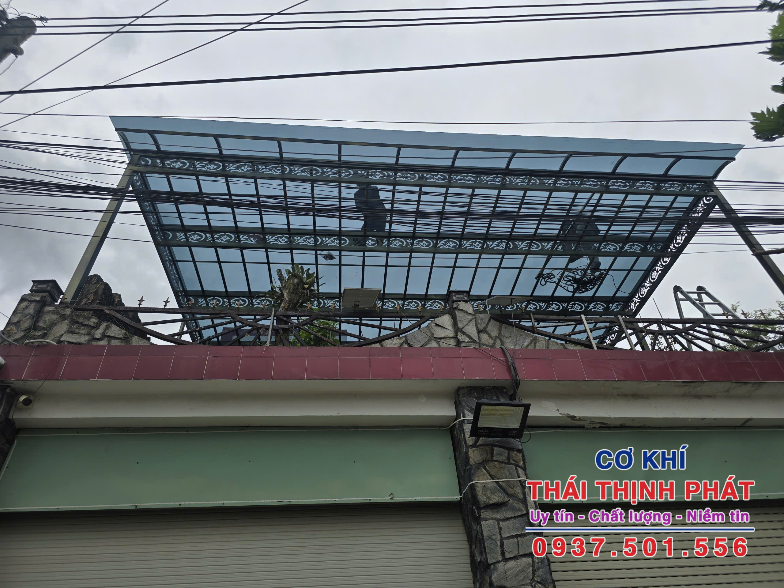 Thi công mái nhựa poly sân thượng tại Thủ Đức