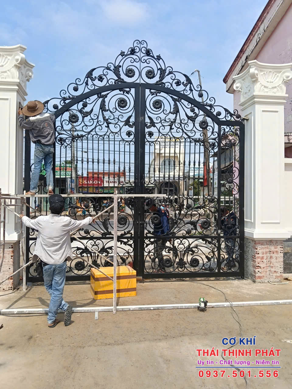 Làm cửa cổng sắt mỹ thuật tại Đồng Nai